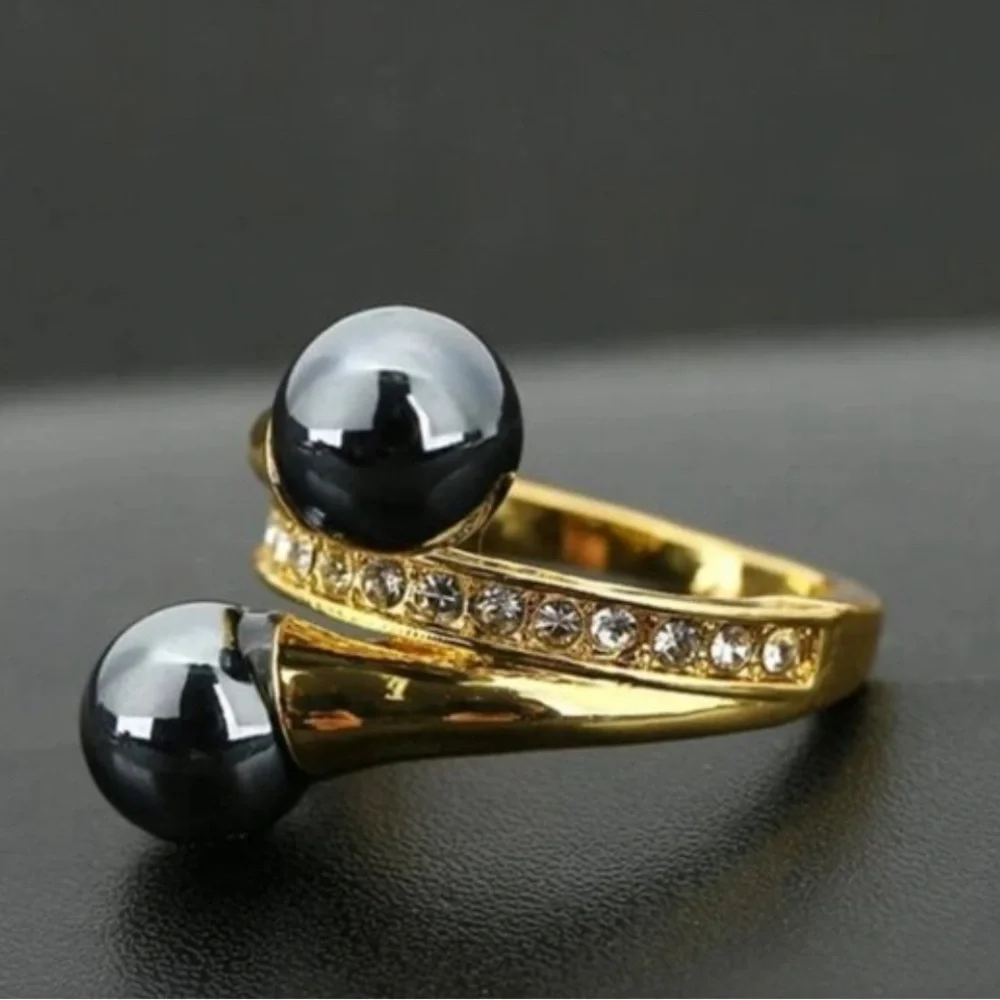 BLACK RING Womens 8 - Picture 1 of 3